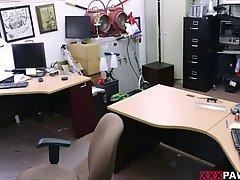 Big booty babe screwed in the backroom