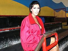 XXX bombshell Dylan Ryder spreading her legs