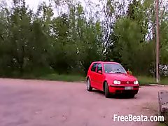 Amateur couple sucking from the car