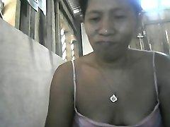 FILIPINA MOM CHERRY CORSEN SHOWING HER NIPPLES ON CAM