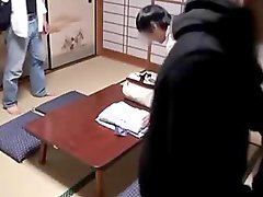 溫泉旅館で頼んだマッサージ師が若くて美人で超タイプ...