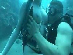 Underwater SEX