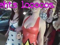 Latex Maid Luder I Scheiss Transvestitenschweine mit Hausmüll totpressen