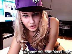 Cameltoe in camo panties on webcam