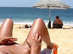 Sexy Sweetheart Public Beach Masturbation