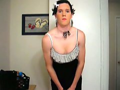 Teen crossdresser toying and fisting