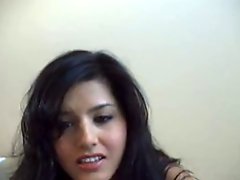 Amazing webcam brunette girlie Sunny Leone desires to please her pussy with dildo